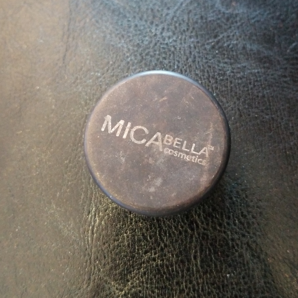 Eyeshadow - Picture 4 of 4